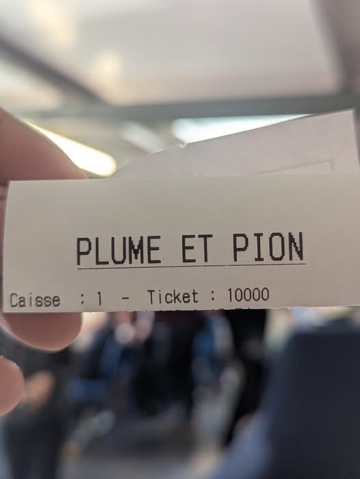 [Ta Radio] Plume et Pion passe le cap des 10 000 passages en caisse : un jeu-concours lancé en boutique